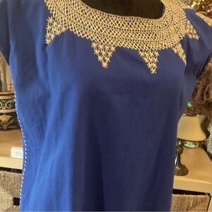 MAYA MEXICAN EMBROIDERED GEOMETRIC BLOUSE. HANDMADE IN CHIAPAS MEXICO.